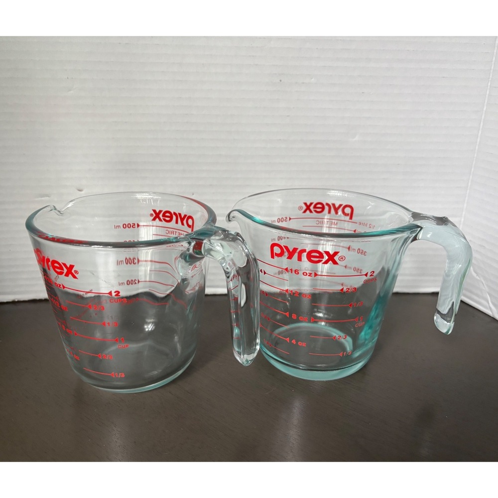 Pyrex Glass Measuring Cup Set 2 Cup 16 oz Red Lettering Clear Glass Lot of 2